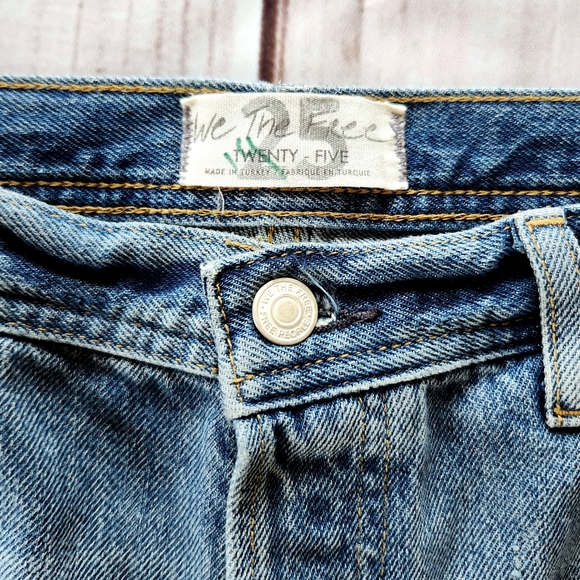 NWT We The Free People "Maggie" Mid Rise Straight Distressed Blue Jeans, Size 25 - Picture 6 of 13